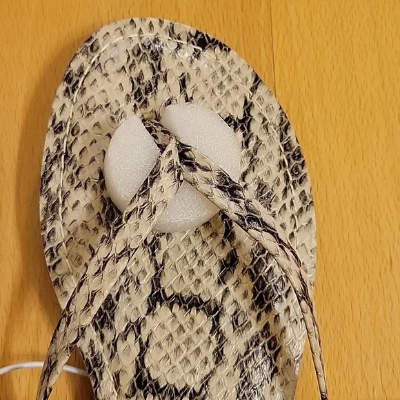 New JCrew Sandals, Size 8 in Python - Picture 3 of 4